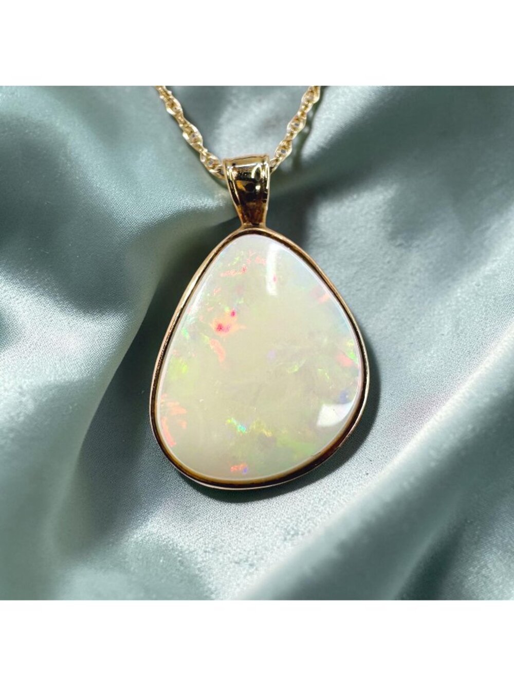 VINTAGE- 10K Gold -Natural Opal Necklace -19"- Boulder Opal -Solitaire - 1.4g